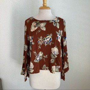 ASTR Long sleeve blouse bell sleeve floral boho feminine